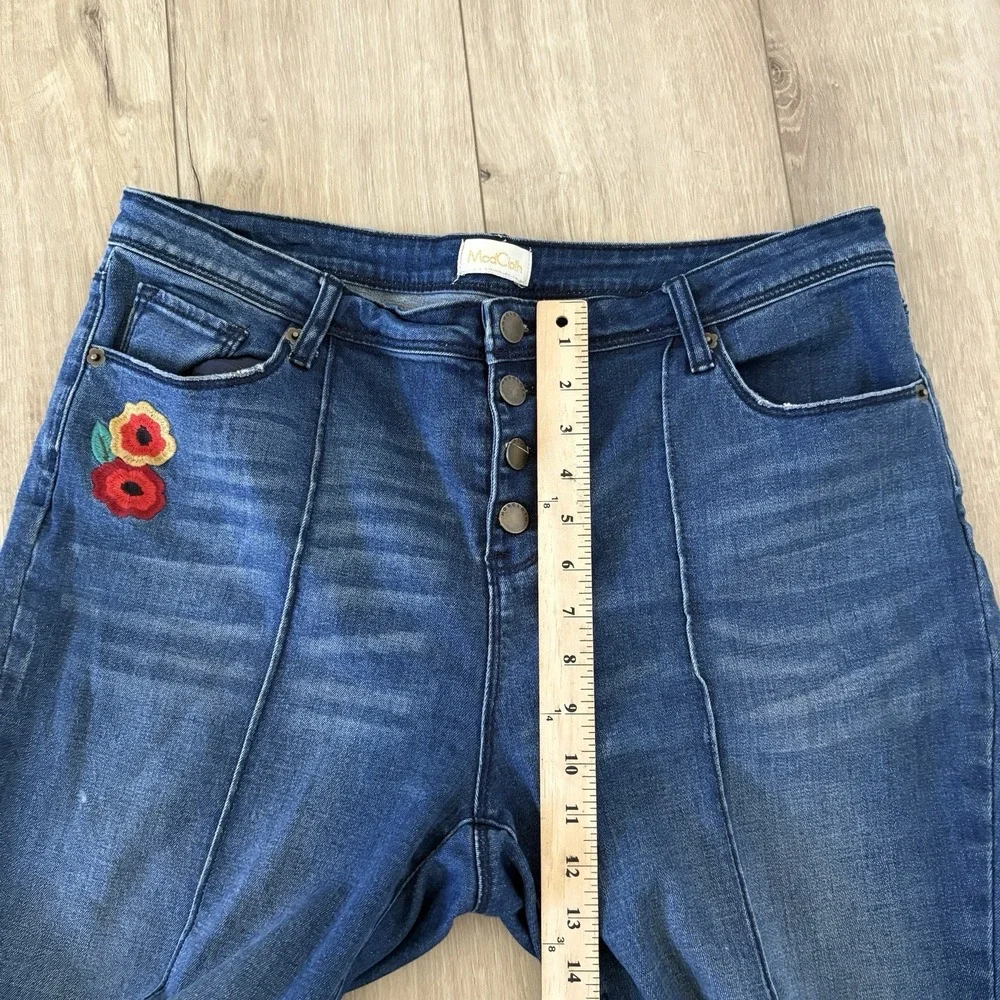 ModCloth Embroidered Button-Fly Flare Jeans Women's Size XL Pintuck Pleating